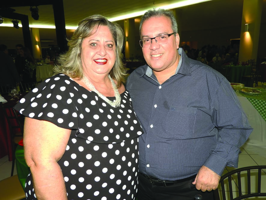 Quem faz aniversário hoje é Jesimar Zanelato, que receberá os parabéns da esposa Sirlei, dos demais familiares e amigos