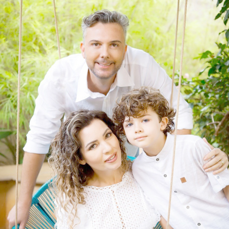 Parabéns para o garoto Enzo, que curte seu dia especial juntinho da mamãe, Grasiana Eugênio Manieri Marchi, e do papai, João Marchi. Feliz aniversário Enzo e que as alegrias desta data perdurem por todos os outros dias de sua existência e que sua vida seja blindada por DEUS