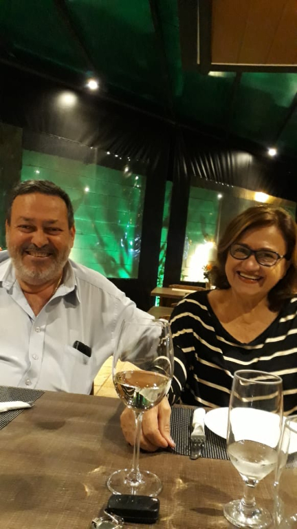 Quem abre sorrisos para curtir seu aniversário hoje é o empresário Joel Medeiros, proprietário da Medeiros Diesel, que comemora a data ao lado de sua esposa Avanir Medeiros e recebe os cumprimentos e homenagens de amigos e familiares. Parabéns Joel, receba nossas felicitações pelo seu dia. 