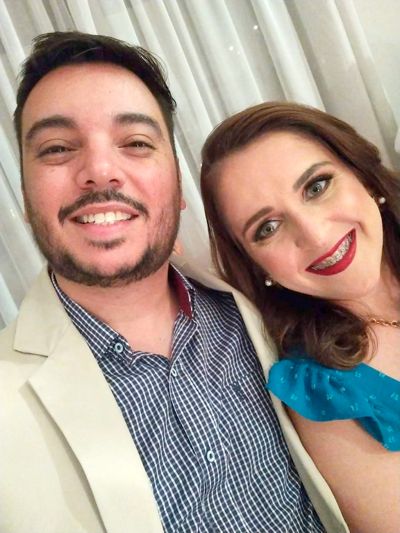 A terça-feira hoje (05) é especial para Wender Rodrigues e sua esposa Jéssica De Paulo, que celebraram suas “Bodas de Barro” e comemoraram a data com muito amor, carinho e gratidão pelos 8 anos de amor, respeito e cumplicidade que desfrutam juntinho um do outro. Parabéns ao jovem casal e que o amor que vos uniu se multiplique com o passar dos anos. Deus abençoe e fortaleça essa união de amor 