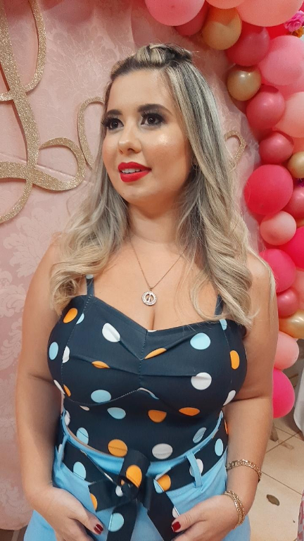 O último sábado (20) foi de festa para Lorena Calsavara Sanches, que brindou idade nova. A data foi comemorada com os amigos e familiares, numa recepção íntima. Parabéns Lorena, saúde e sucesso neste novo ciclo de vida. 