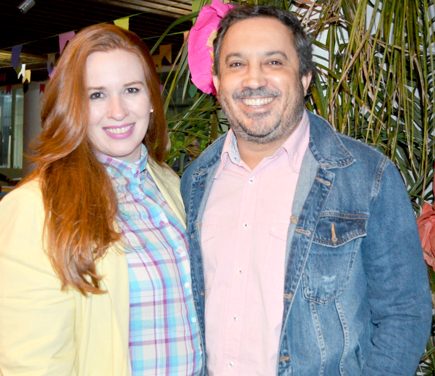 O engenheiro Ivan Vieira da Silva Pereira e sua mulher Vanessa curtindo o “Arraiá” que aconteceu lá pelos lados do Votuporanga Clube no dia 17 de junho com renda revertida em prol da APAE