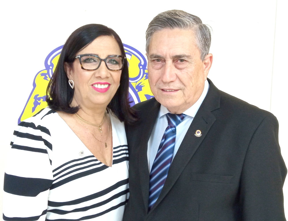A semana começa com comemorações para a família Cantóia & Figueiredo que celebra um ano mais de vida do patriarca Antonio Brito Figueiredo nesta terça-feira, 13 de junho. Sua esposa Maria Cantoia Figueiredo lhe dedica todo amor e carinho neste dia, que será repleto de felicitações de seus amigos, familiares e dos companheiros do Lions Clube Brisas Suave, do qual faz parte. Parabéns, Toninho Figueiredo, desejamos muitos anos de vida abençoados, e que os dias futuros sejam todos de muita saúde, conquistas e sonhos realizados 