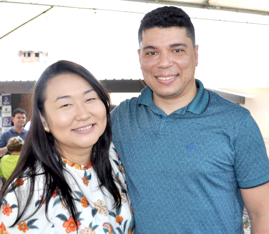 O casal Camila Sato e Victor Matarucco presentes na tarde do último sábado na sede da SEARVO onde foi realizado um dia de wokshop, aprendizado, homenagens e confraternização entre os profissionais da classe em mais uma ação promovida pela SEARVO/CREA