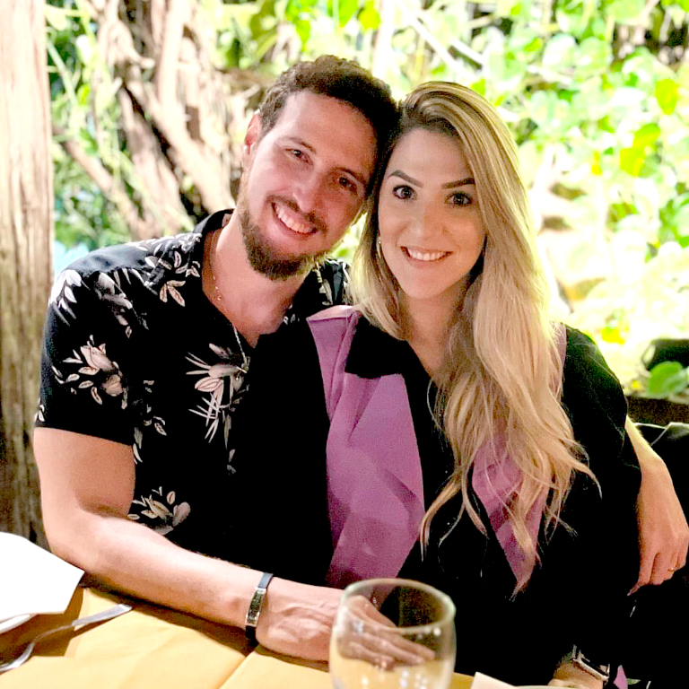 Tadeu Perrucini ainda colhe os cumprimentos de seus amigos e familiares em comemoração ao seu aniversário que ocorreu no dia de ontem (12). Ele compartilhou a alegria desta data festiva ao lado de sua esposa Angélica Parra de quem recebeu todo o amor e carinho pela data, seguido também das felicitações calorosas de sua família e amigos. Parabéns ao feliz aniversariante, desejamos muitos anos de vida, abençoados e felizes
