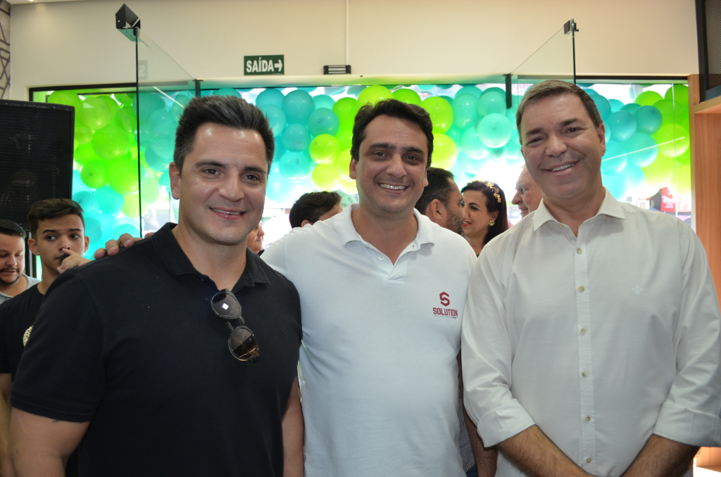 Ricardo Bifaroni, Eduardo Bifaroni diretor da Solution e o empresário Valmir Dornelas prestigiando inauguração do novo posto de atendimento da Sicoob Credlíder inaugurada no finalzinho do mês de junho no bairro Pozzobon