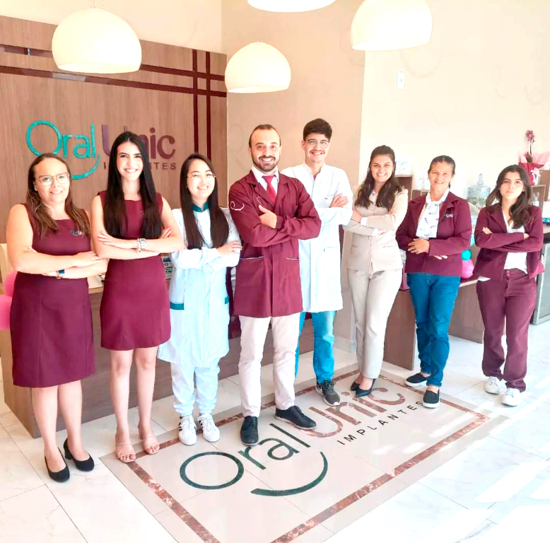 Os parabéns especiais de hoje vão para a diretoria e equipe de colaboradores da Oral Unic, em Votuporanga, que completa um ano de atendimento na cidade. Parabéns pelos excelentes serviços prestados, por todo carinho e profissionalismo dispensado a nossa população em geral. Sucesso para os próximos anos!