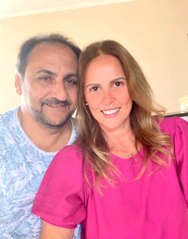 Rita de Cássia Cubo ainda colhe os cumprimentos e homenagens recebidas no seu aniversário que aconteceu no dia 15 de maio. Ela recebeu a idade nova com um caloroso abraço de sua família e de seus amigos e os cumprimentos especiais de seu marido João Lúcio Cubo e de suas filhas. Parabéns Rita, e que seu novo ciclo seja repleto de saúde, sucesso e felicidades