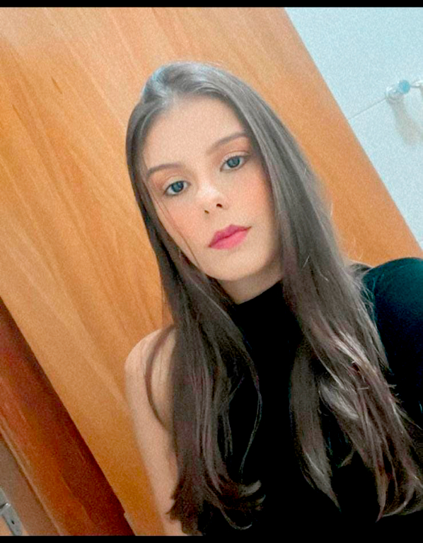 Os “parabéns a você” de hoje são dedicados à jovem e bela Maitê Oliveira Dias, que celebra a alegria de comemorar mais um ano de vida. Ela compartilha essa bênção ao lado de seu pai Anderson e sua mãe Mirian. Parabéns à feliz aniversariante e que você receba de coração aberto todas as felicitações, energias positivas, que seus amigos e familiares irão te dedicar neste dia festivo. Feliz aniversário! 
