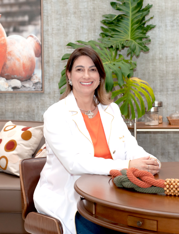 A Terapeuta Integrativa, Michelle Panaro, especialista em Ansiedade e reconciliações familiares, atua com um método inovador e rápido de autocura, está de casa nova em Votuporanga! Com mais de 20 anos de experiência no desenvolvimento humano, tanto no universo corporativo quanto na área clínica, Michelle se destaca no tratamento de ansiedade encontrando a origem já na primeira consulta. Ela veio de São José do Rio Preto, e agora atende em um espaço acolhedor na Rua Mato Grosso, 4361, no bairro Vale do Sol, oferecendo apoio especializado a seus pacientes. Um novo capítulo que promete transformar ainda mais vidas na região