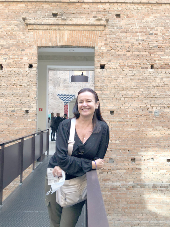 Alessandra Silva Melo Barcelos “turistando” lá pelos lados de São Paulo e explorando toda a riqueza cultural que a capital paulista agrega. A parada obrigatória para o registro oficial do passeio foi na Pinacoteca  