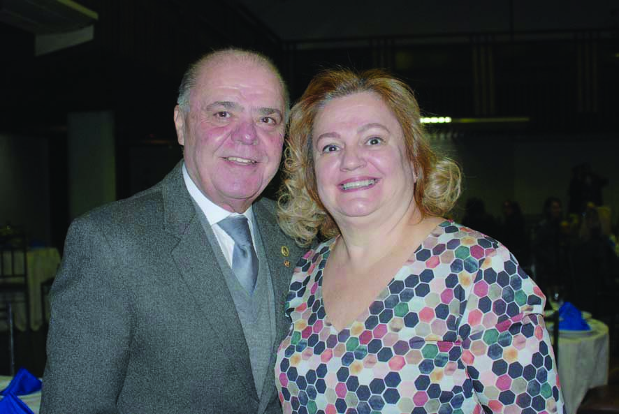 Amanhã é dia de festa para Maria Cristina Panzanella. Na foto, com o marido Nelson Augusto (Apravel Veículos), que lhe deseja felicidades