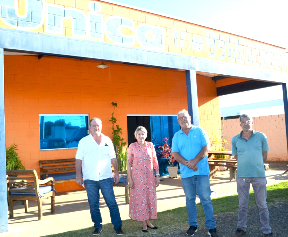 Nilton, Valmeri, Marcos e Pedro,  proprietários  da revenda ÚNICA CAMINHÔES, uma loja que compra e vende caminhões semi-novos e atua no Brasil todo. Lá você encontra caminhões em um excelente estado de conservação e com procedência. A ÚNICA CAMINHÕES fica na Rua Walter Galoro 291 – no bairro Parque Boa Vista I em Votuporanga, SP 