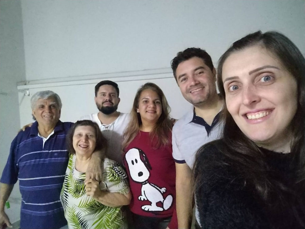 O dia de amanhã (18/10) será festivo para Micheli Vieira, que celebra mais um ano de vida. Recebe o carinho especial do esposo Rafael, os parabéns dos pais, Mercedes e Orlandinho, e um abraço carinhoso  de toda a família e amigos.