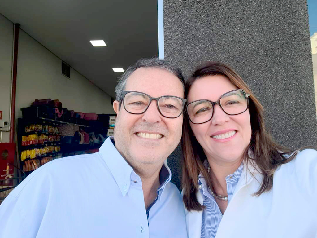 O calendário assinala hoje o aniversário de Mauro Anzai, que comemora a chegada de um novo ciclo de vida com muita saúde e alegria. Ele desfruta deste dia festivo ao lado de sua esposa Eliane Tridapali Anzai, recebe o caloroso abraço de toda a sua família e amigos pela data especial. Parabéns por mais um ano de vida, muita saúde, felicidades e positividade sempre. Que você tenha um dia alegre, repleto de amor e muitas surpresas boas