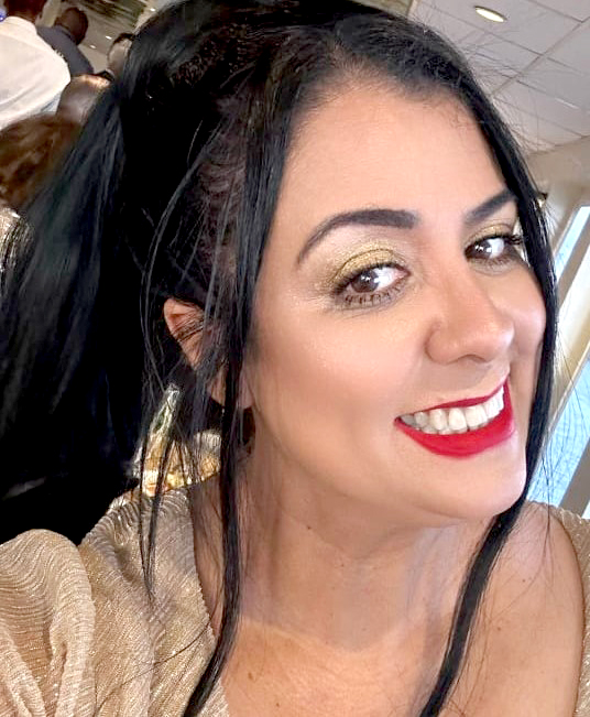 Parabéns a Flávia Kershaw, que ontem soprou as velinhas! Que seu aniversário seja o início de um ano repleto de realizações, felicidade e muitas comemorações. Que cada momento seja especial e que todos os seus sonhos se tornem realidade. Feliz aniversário!