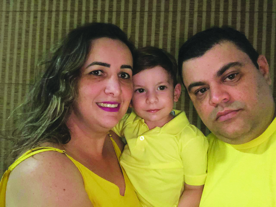 Hoje os parabéns vai para Patrícia Consoni Conde (Ciafer) , ela recebe os cumprimentos de seu esposo Leandro, do seu filho Bernardo e de todos seus amigos e familiares
