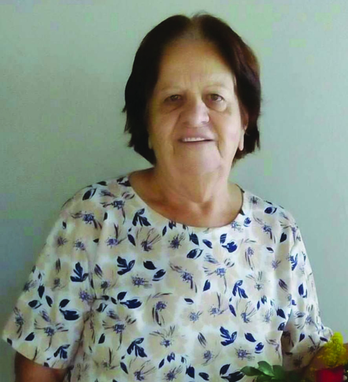 Esposa do saudoso Oscarito, mãe do jornalista esportivo Rogério Assis, dona Dina completa hoje mais um ano de vida. Os parabéns dos filhos, netos e bisnetos e familiares a ela neste dia.