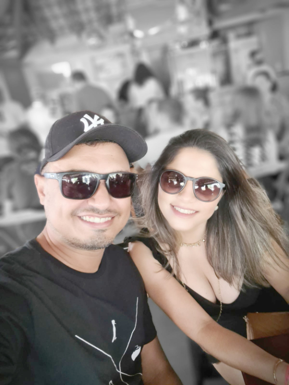 Amanhã o dia será de festa para Lélia Alves, que comemora mais um ano de vida e desfruta dessa dádiva ao lado de sua família e amigos. O carinho especial e o abraço carregado de amor ela ganha de seu marido David, que lidera a fila dos cumprimentos. Felicidades Lélia e que seu caminhar seja sempre premiado com a presença de DEUS, guiando seus passos e te iluminando em suas decisões 