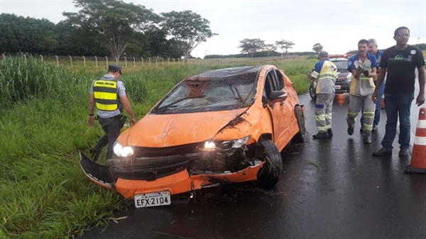 Moradora de Rio Preto morre  em capotamento na SP-320