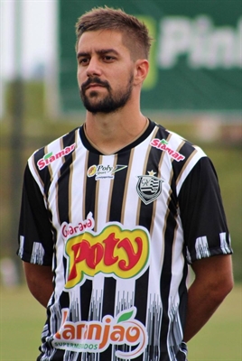 Matheus Destro, lateral-esquerdo (Foto: Rafael Nascimento)