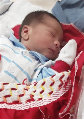 Bruno pesa 3,120 quilos e mede 49 centímetros (Foto: Santa Casa)