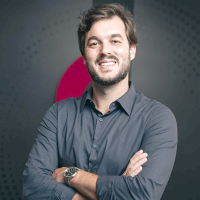 O empresário Vinicius Bavaresco está na cidade para a implantação de mais um loja da rede Jorrovi. Aguardem! (Foto: Divulgação)