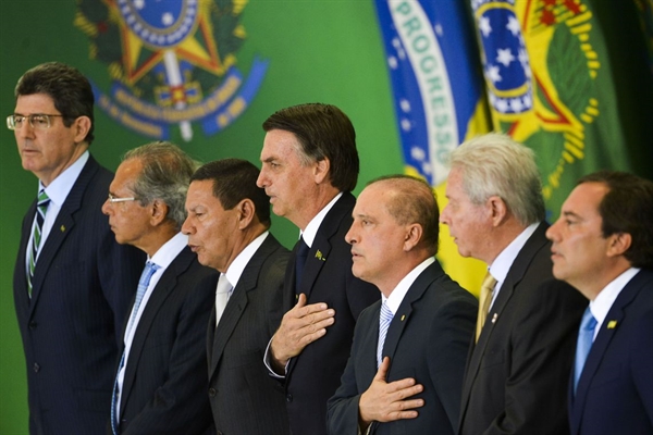 Presidente e ministros (Foto: Marcelo Camargo/Agência Brasil)