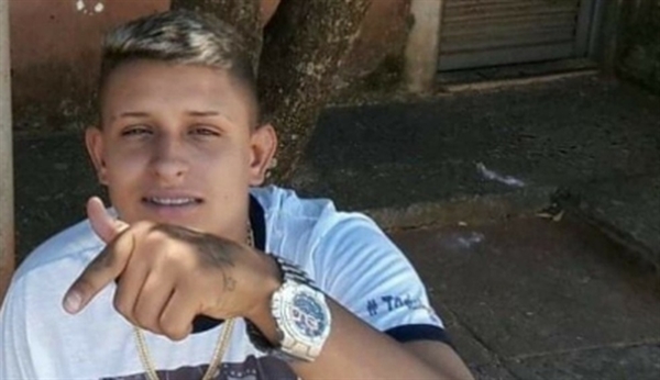 Mateus Pereira Alves, de 21 anos, foi morto a tiros enquanto soltava pipa no bairro Jardim Nunes em Rio Preto (SP). (Foto: Reprodução/Redes Sociais)