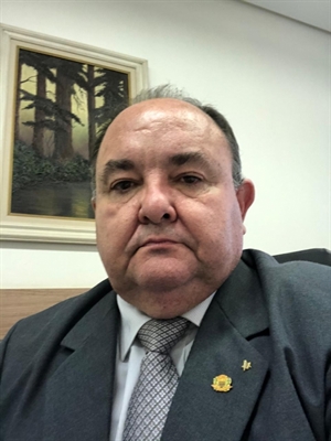 Dr. Celso Reis Bento, diretor do DEIC em Rio Preto e morador de Votuporanga