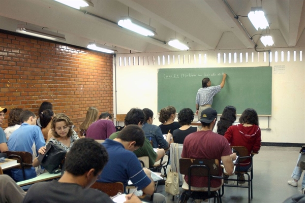 Outra exigência é a de que o aluno não tenha tirado zero na redação (Foto:Arquivo/Agência Brasil)