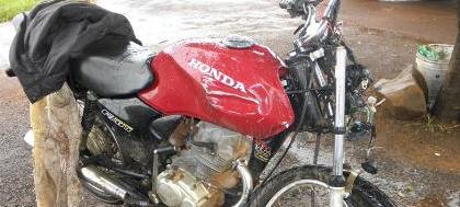 Motociclista sofre ferimentos graves em colisão