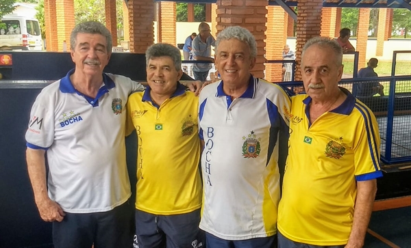 As premiações da competição foram para as quatro primeiras duplas, sendo a campeã integrada pelos votuporanguenses Deminha e Alcides (Foto:Prefeitura de Votuporanga)