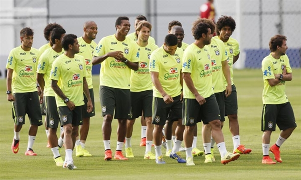 Seleção enfrenta o Panamá em amistoso hoje