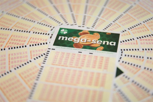 Mega-Sena pode pagar R$ 55 milhões neste sábado — Foto: Marcelo Brandt/G1