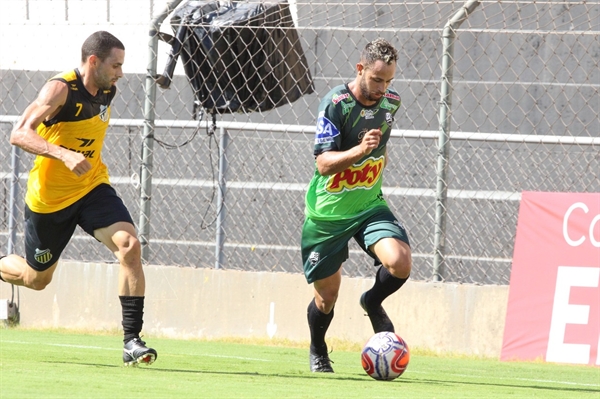 O atacante Léo Santos fez o gol do CAV (Foto: Rafael Nascimento/CAV)