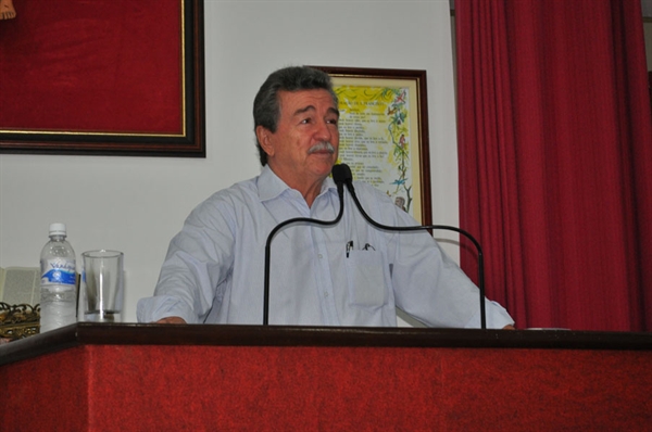 Diogo Mendes defende a organização dos agricultores locais para atender o município na merenda escolar 