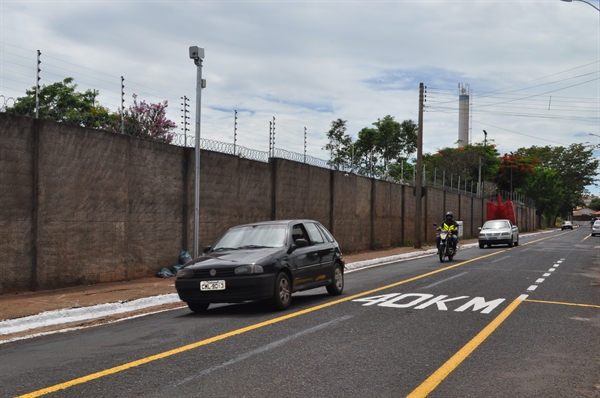 Radar instalado na avenida Aristides Galo, próximo ao Clube dos 40, com limite de 40km (Foto: A Cidade)