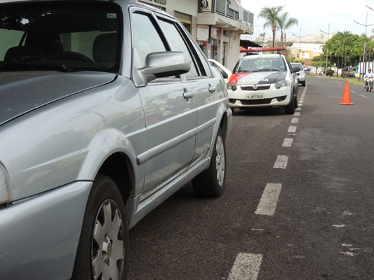 Mulher de 53 anos tem as pernas fraturadas por caminhão na avenida Antônio Agusto Paes