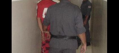 Força Tática da PM prende traficante no bairro Estação