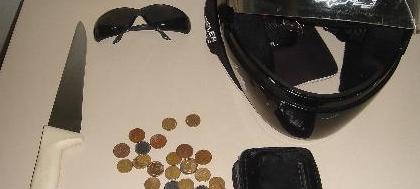Criminoso armado com faca rouba mercearia e é preso 