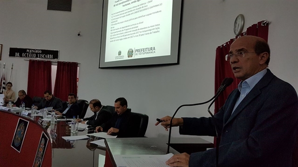 O prefeito João Dado discursou na sessão de ontem da Câmara Municipal de Votuporanga (Foto: Divulgação/Prefeitura de Votuporanga)