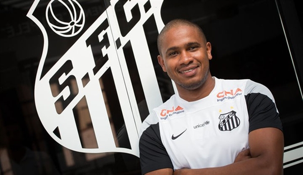Valencia é uma das novas contratações do Santos