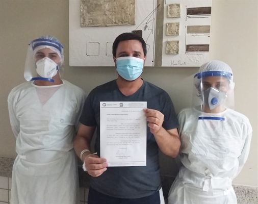 Na carta, o paciente parabeniza os profissionais do hospital e agradece pelo atendimento (Foto: Divulgação)