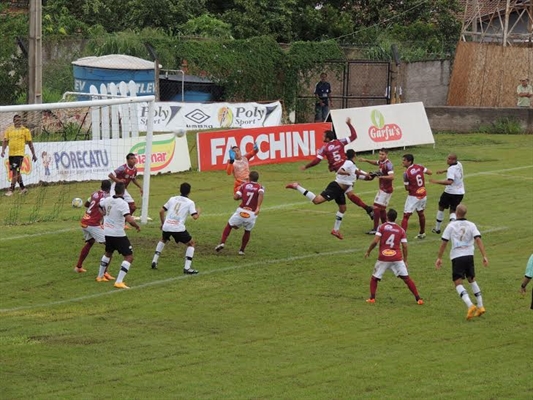 Após escanteio, Paulinho fez de cabeça o primeiro gol da Votuporanguense contra o Sertãozinho