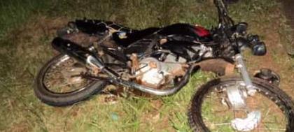 Motocicleta bate de frente com carro na Euclides