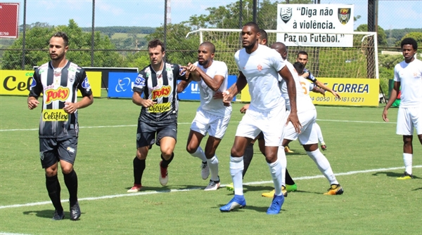 Votuporanguense e Atibaia jogaram na tarde desta quarta-feira (23) na Arena Plínio Marin (Foto: Rafael Nascimento/CAV)