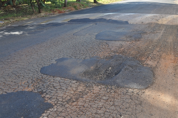 Os buracos pelas ruas de Votuporanga têm irritado os moradores e também os vereadores, que agora cobram providências (Foto: Redes sociais)