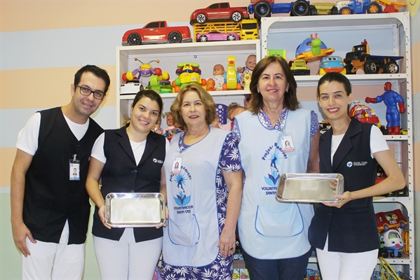 As bandejas serão utilizadas para medicação de pacientes das alas de Pediatria e Maternidade (Foto: Divulgação/Santa Casa de Votuporanga)
