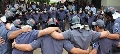 Prefeito propõe auxílio financeiro aos bombeiros